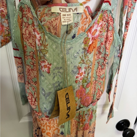 Celina one size Floral Maxi Dress NWT - Picture 9 of 9